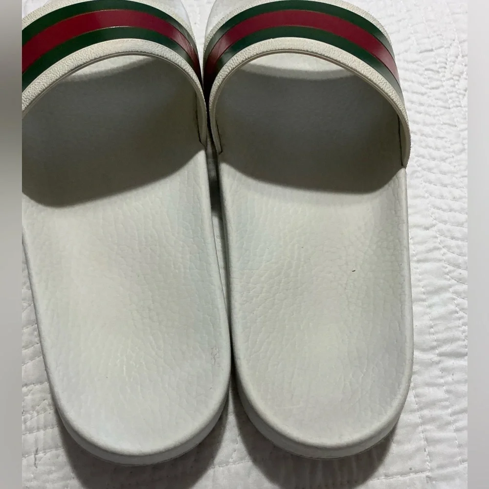 Gucci men’s web rubber slide sandal size 9